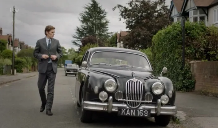 Endeavour with Jaguar MKI