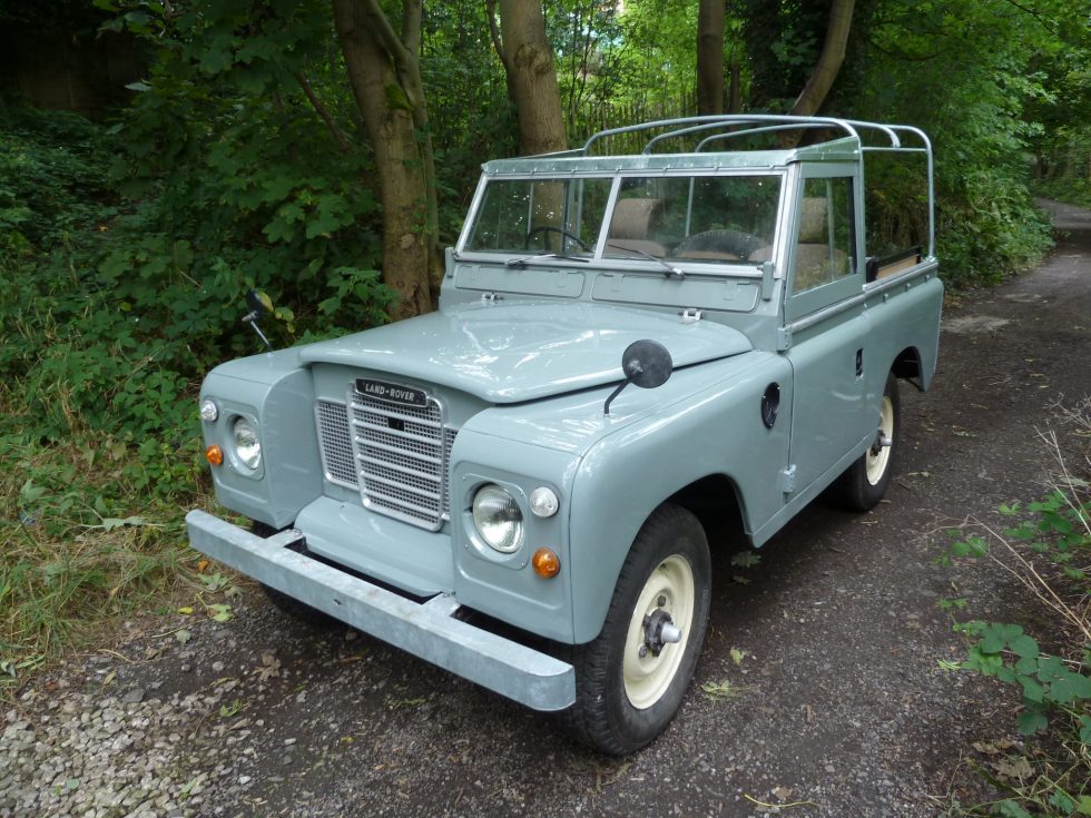 1977 Land Rover Series III 88 Soft Top registrationYVH 812R